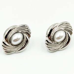 asimenios-strovilos-skoylarikia-me-perles-1