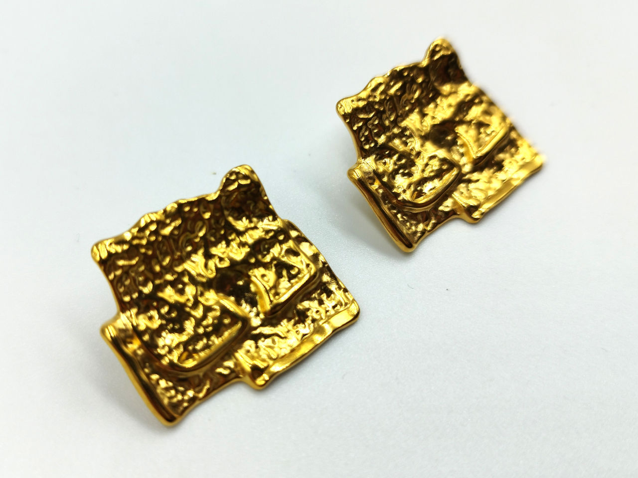 avra-tou-iliou-skoularikia-me-yfi-kai-xrysi-lampsi-3