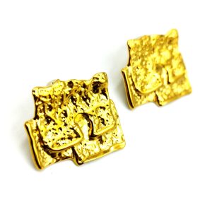 "Αύρα του Ήλιου" – Σκουλαρίκια με Υφή και Χρυσή Λάμψη