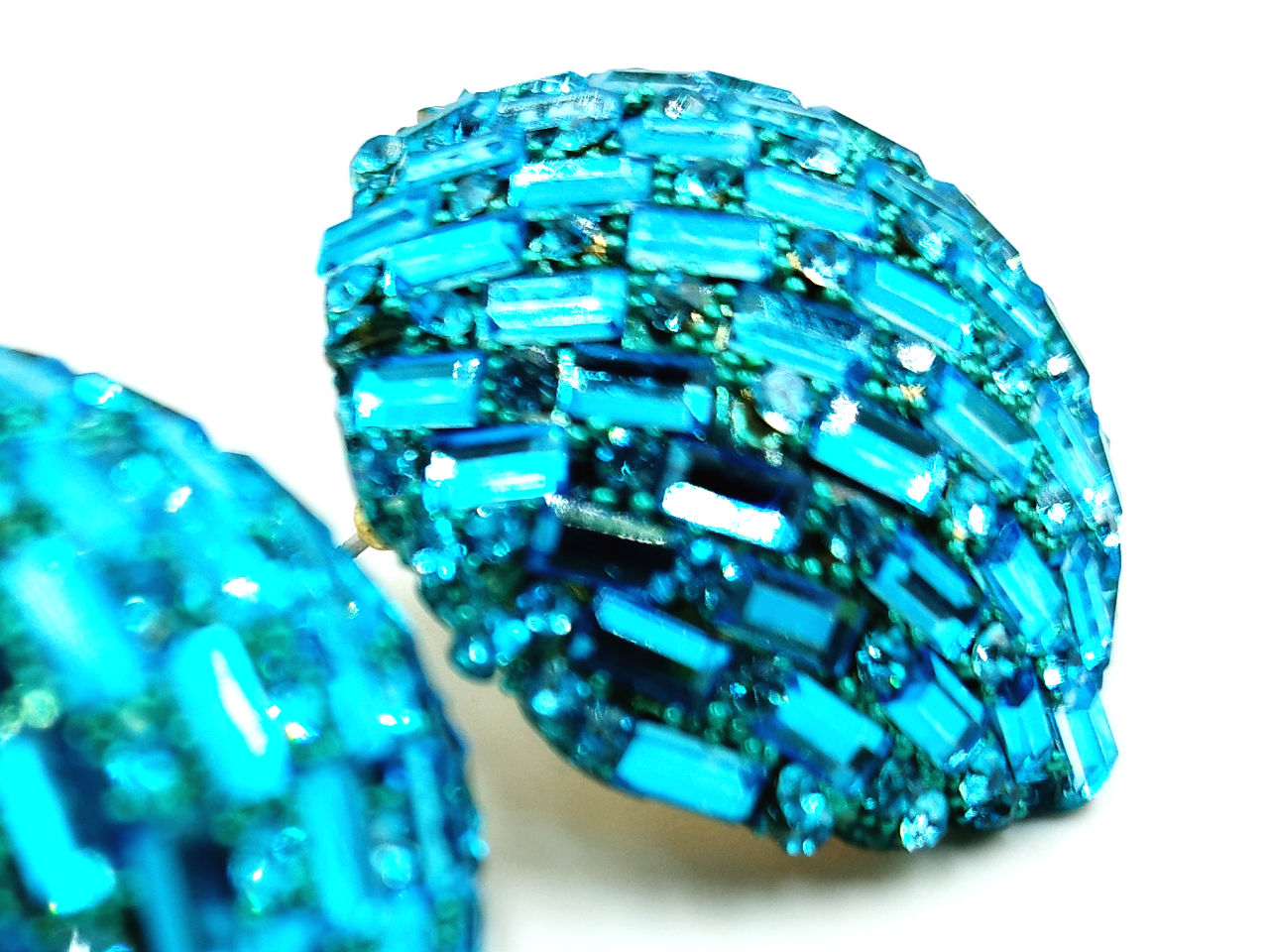 u-okeanou-skoularikia-sferes-me-tyrkoyaz-stras-4